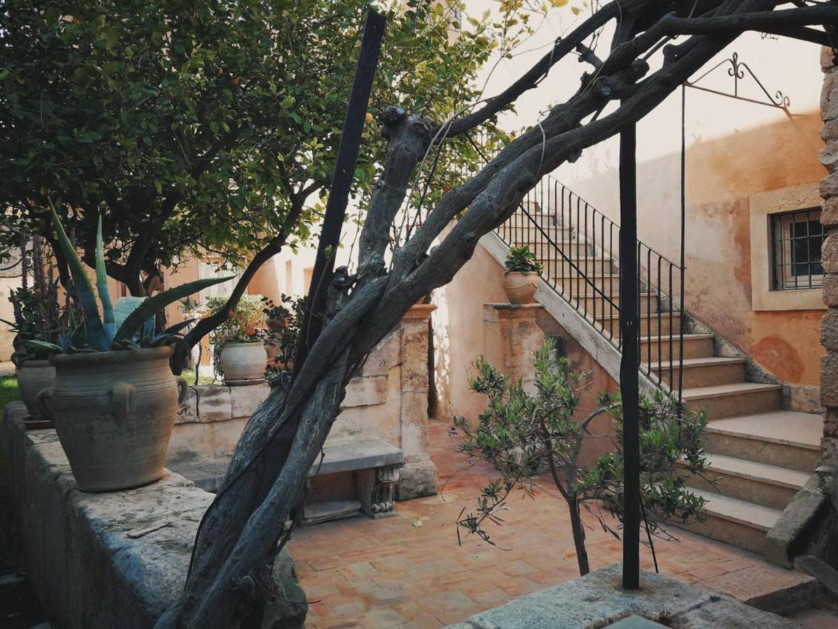 Palazzo Gambuzza Aparthotel Ispica Exterior foto