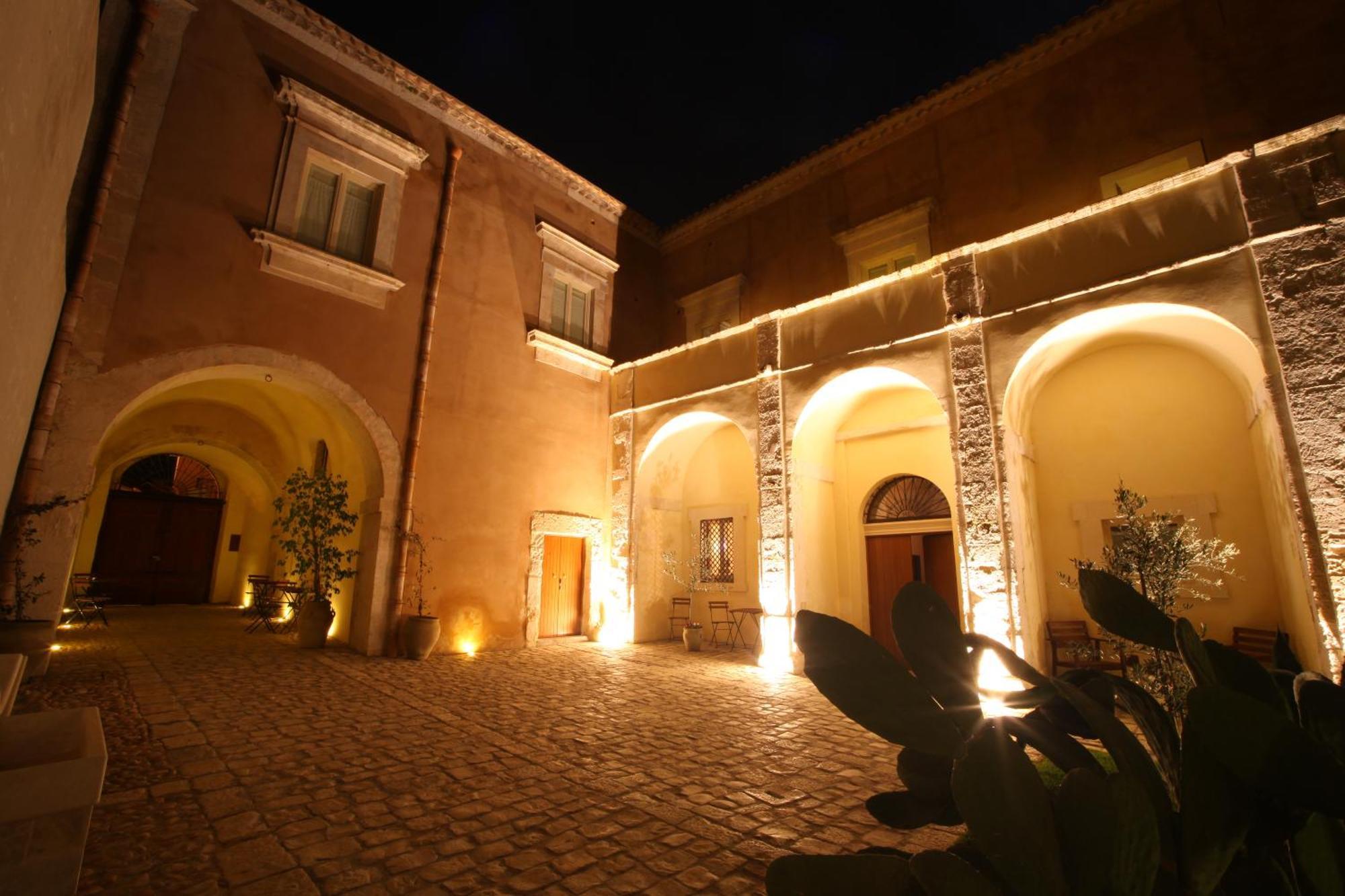 Palazzo Gambuzza Aparthotel Ispica Exterior foto