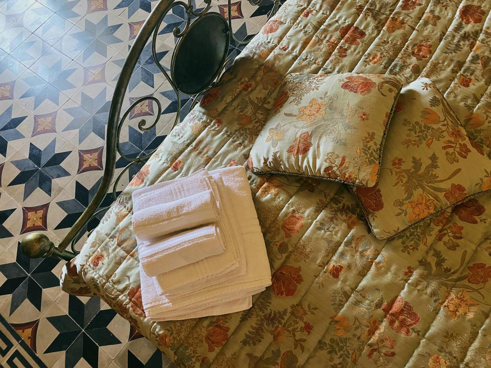 Palazzo Gambuzza Aparthotel Ispica Cameră foto