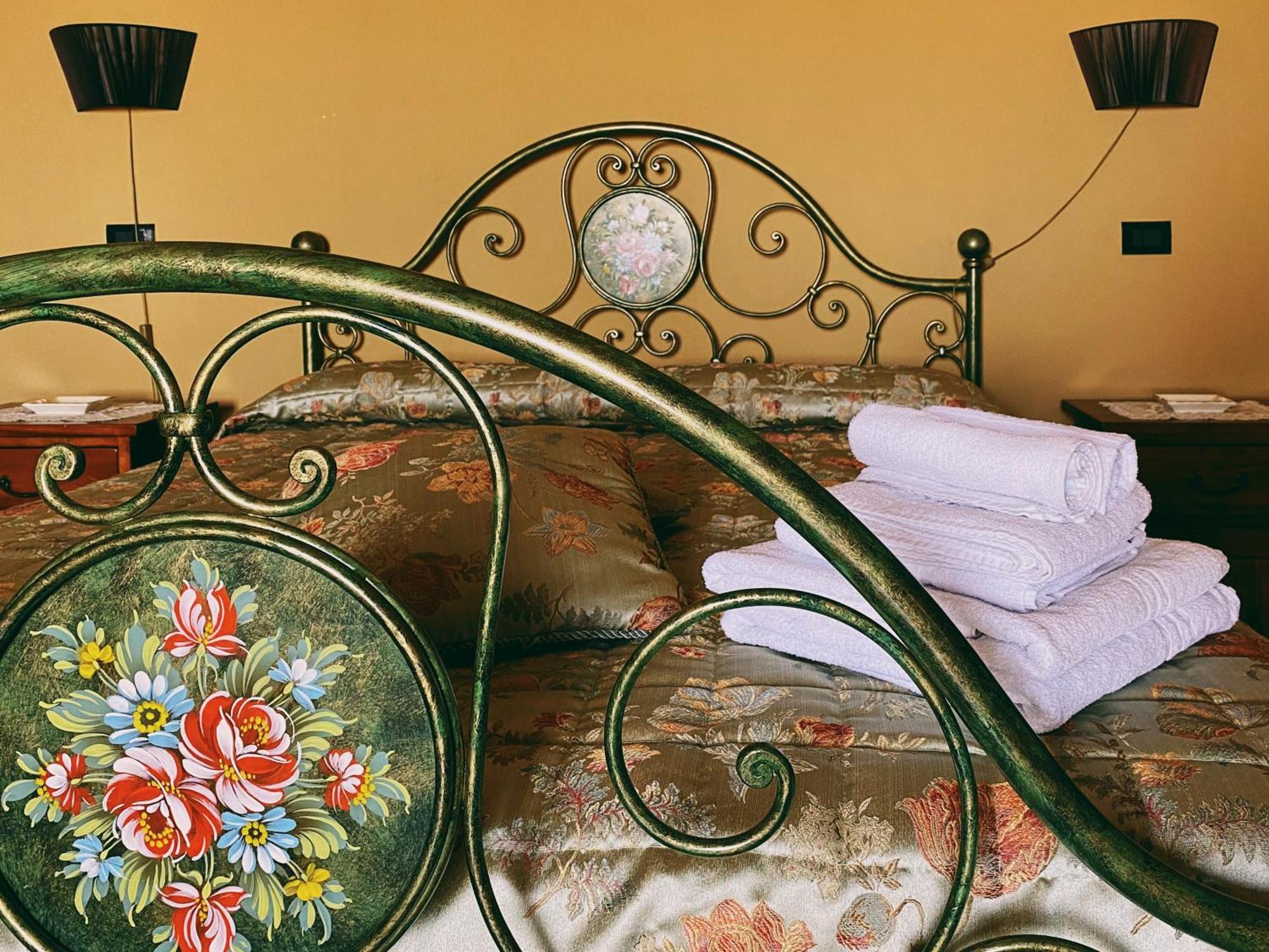 Palazzo Gambuzza Aparthotel Ispica Cameră foto